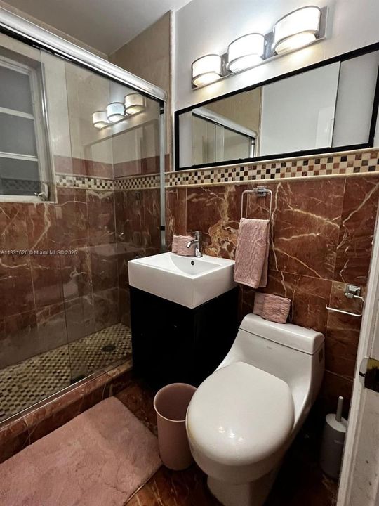 For Sale: $230,000 (0 beds, 1 baths, 400 Square Feet)