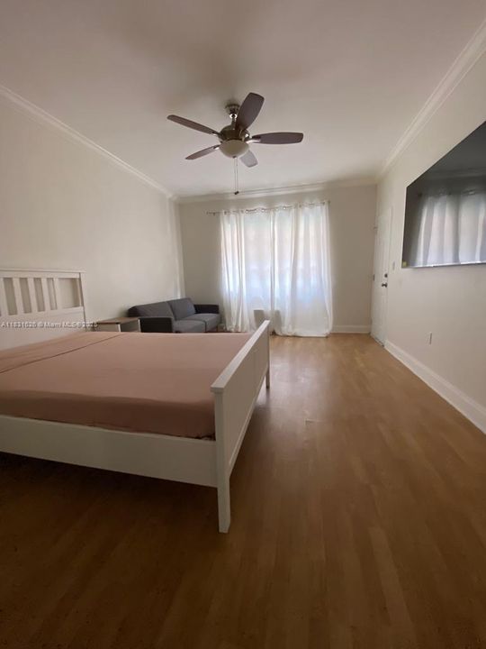 For Sale: $230,000 (0 beds, 1 baths, 400 Square Feet)
