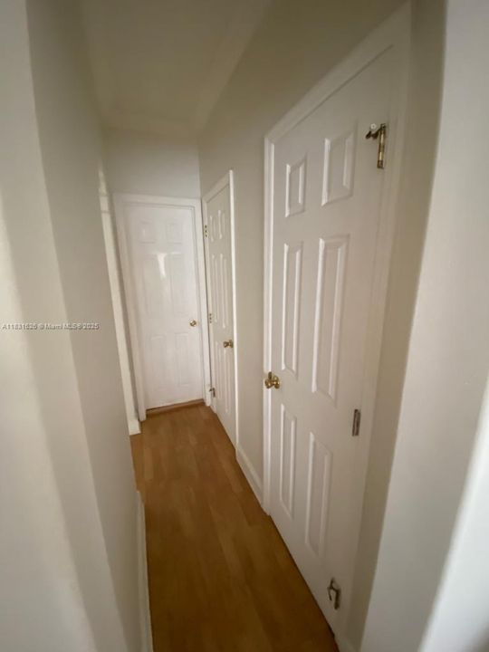 For Sale: $230,000 (0 beds, 1 baths, 400 Square Feet)