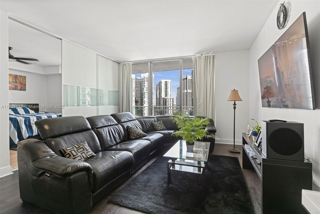 Recently Sold: $438,500 (1 beds, 1 baths, 846 Square Feet)