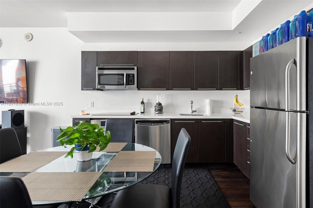 Recently Sold: $438,500 (1 beds, 1 baths, 846 Square Feet)