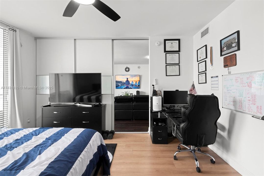 Recently Sold: $438,500 (1 beds, 1 baths, 846 Square Feet)