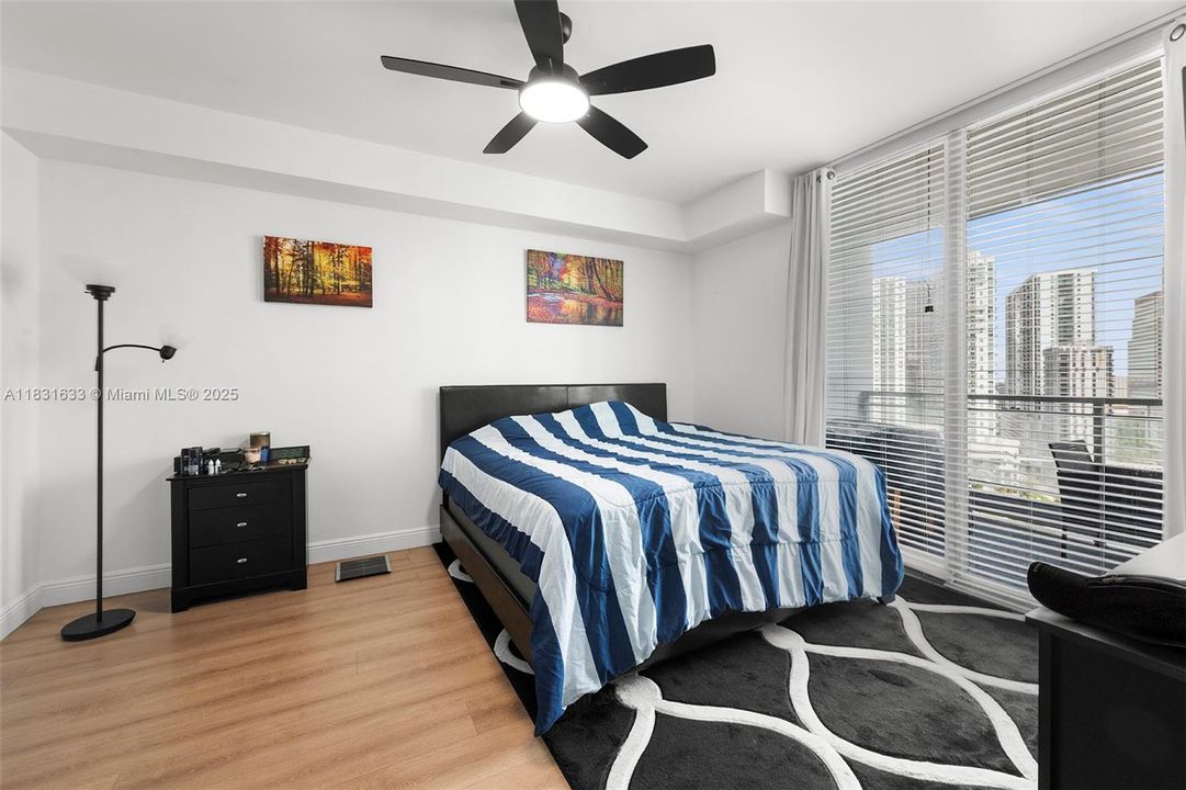 Recently Sold: $438,500 (1 beds, 1 baths, 846 Square Feet)