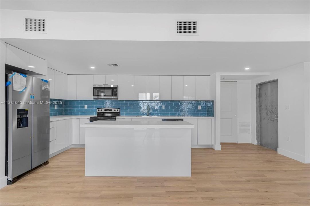 待售: $3,800,000 (0 贝兹, 0 浴室, 11000 平方英尺)