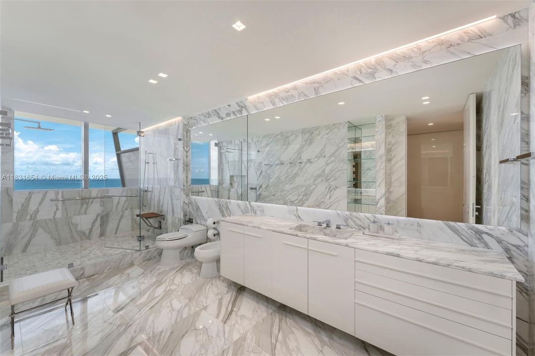 For Sale: $29,995,000 (5 beds, 6 baths, 6726 Square Feet)