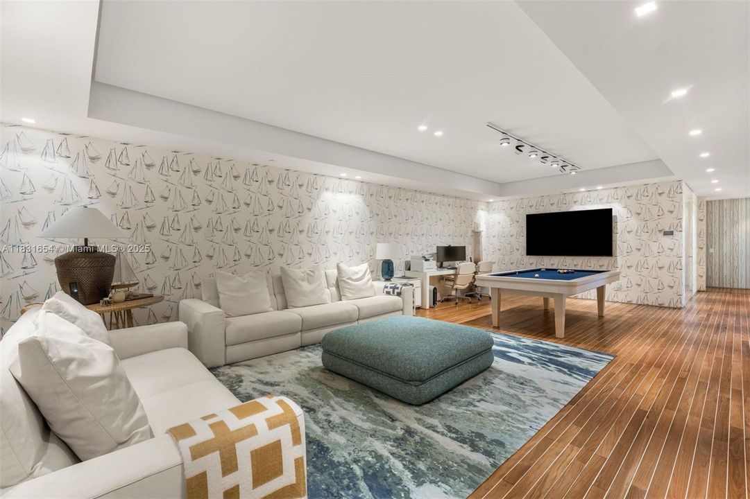 For Sale: $29,995,000 (5 beds, 6 baths, 6726 Square Feet)