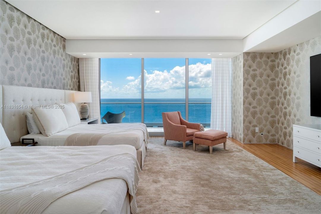 For Sale: $29,995,000 (5 beds, 6 baths, 6726 Square Feet)