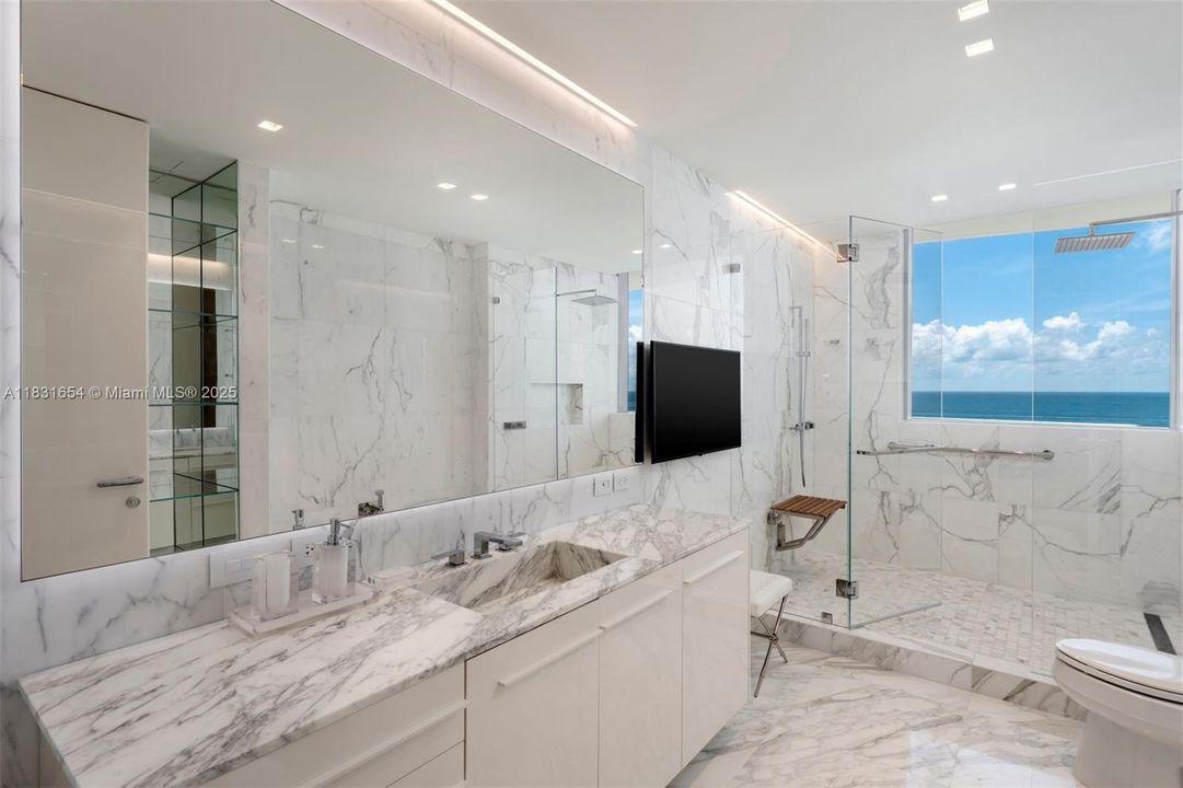 For Sale: $29,995,000 (5 beds, 6 baths, 6726 Square Feet)