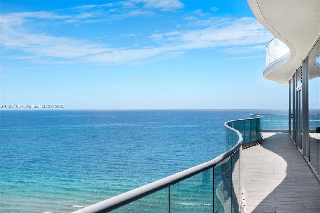 For Sale: $29,995,000 (5 beds, 6 baths, 6726 Square Feet)