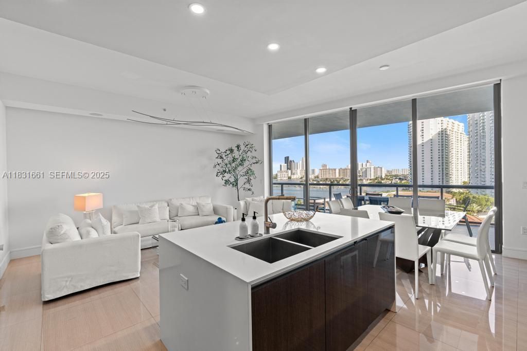 待售: $1,790,000 (3 贝兹, 4 浴室, 2275 平方英尺)