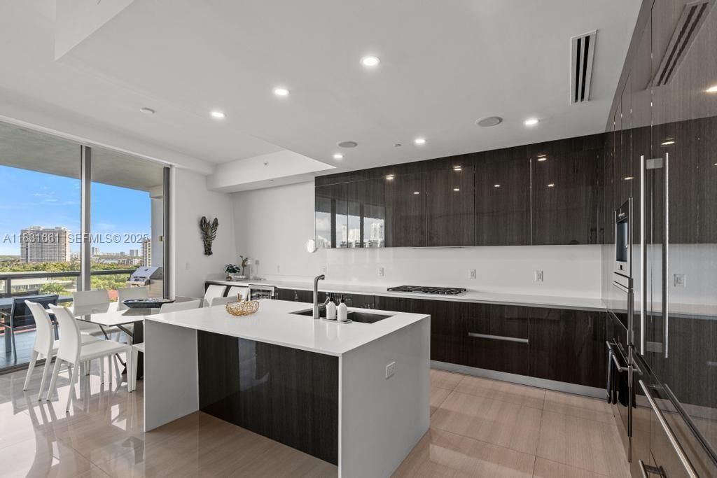 待售: $1,790,000 (3 贝兹, 4 浴室, 2275 平方英尺)