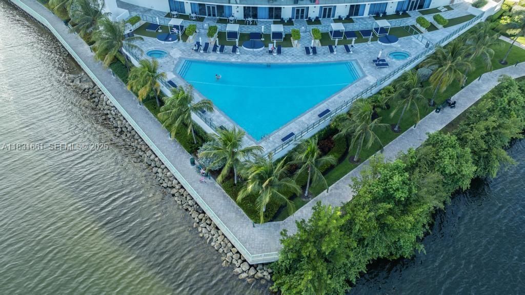 待售: $1,790,000 (3 贝兹, 4 浴室, 2275 平方英尺)