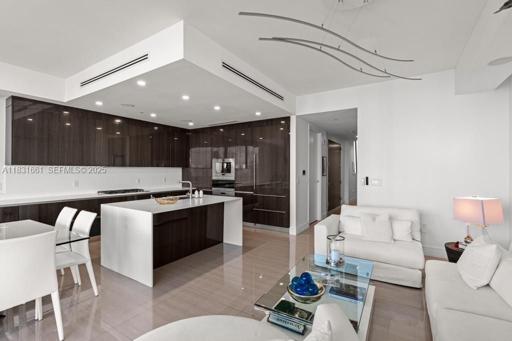 待售: $1,790,000 (3 贝兹, 4 浴室, 2275 平方英尺)