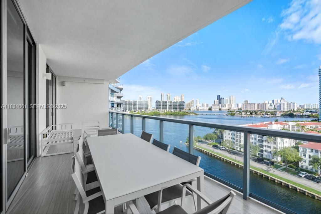 待售: $1,790,000 (3 贝兹, 4 浴室, 2275 平方英尺)