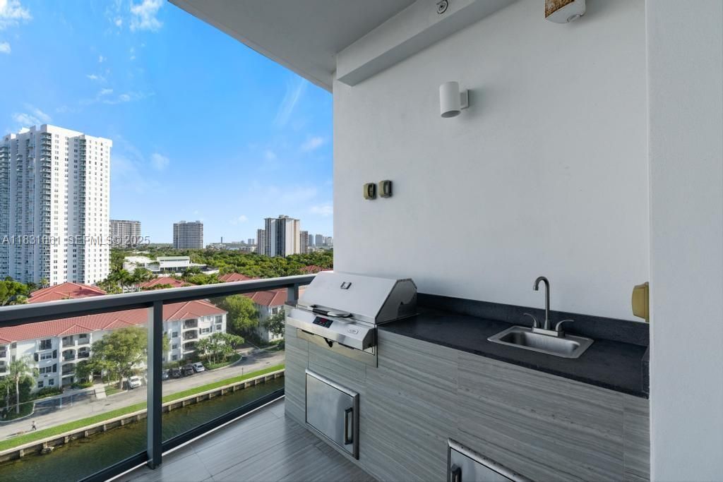 待售: $1,790,000 (3 贝兹, 4 浴室, 2275 平方英尺)