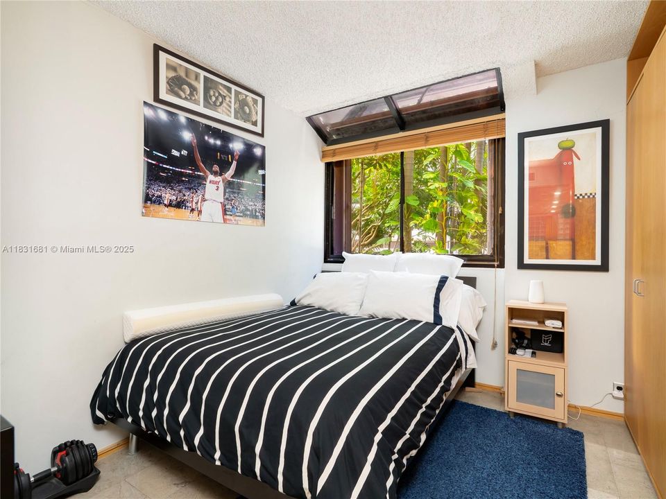 Recently Sold: $1,200,000 (4 beds, 3 baths, 1820 Square Feet)