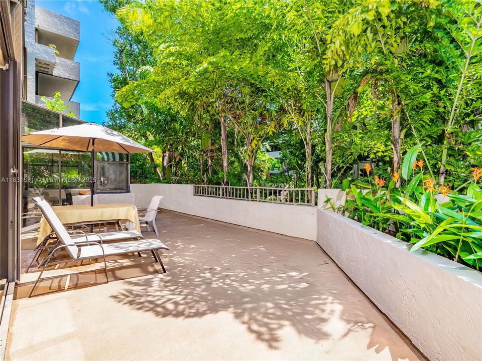 Recently Sold: $1,200,000 (4 beds, 3 baths, 1820 Square Feet)