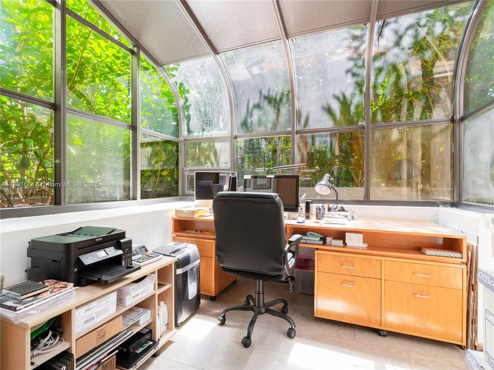 Recently Sold: $1,200,000 (4 beds, 3 baths, 1820 Square Feet)