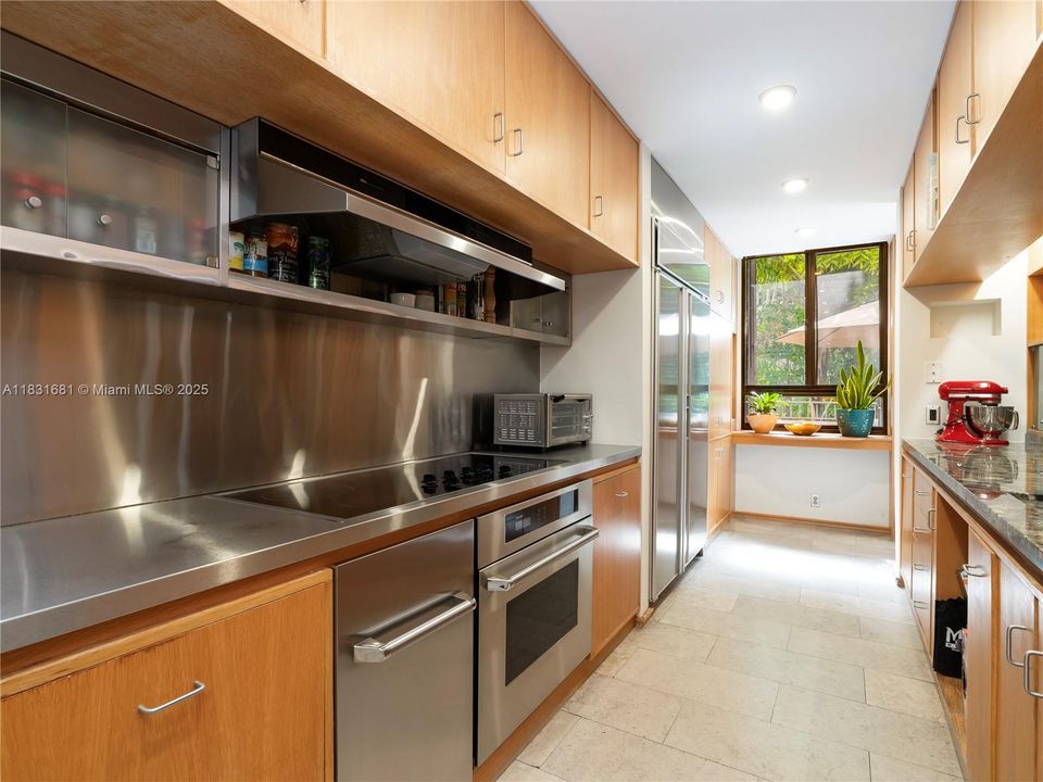 Recently Sold: $1,200,000 (4 beds, 3 baths, 1820 Square Feet)