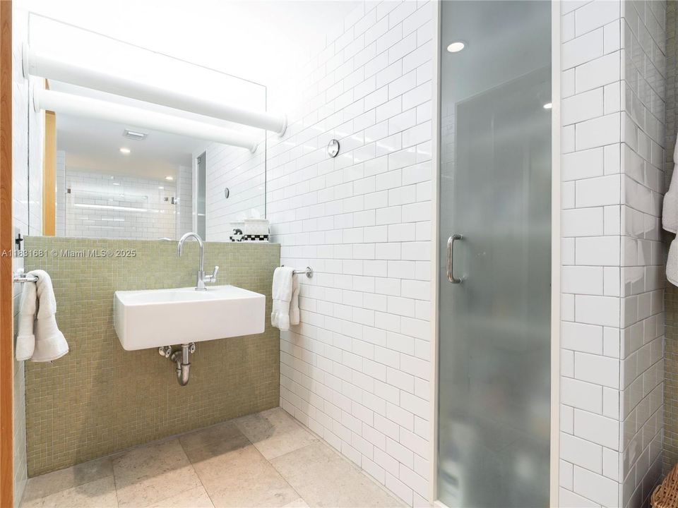 Recently Sold: $1,200,000 (4 beds, 3 baths, 1820 Square Feet)