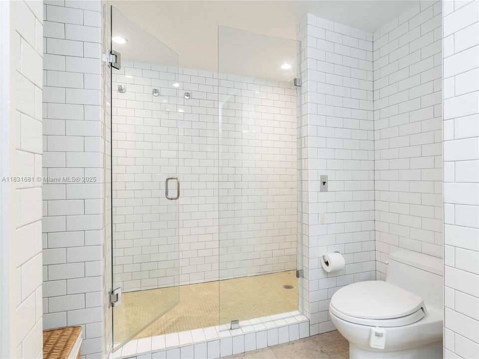 Recently Sold: $1,200,000 (4 beds, 3 baths, 1820 Square Feet)