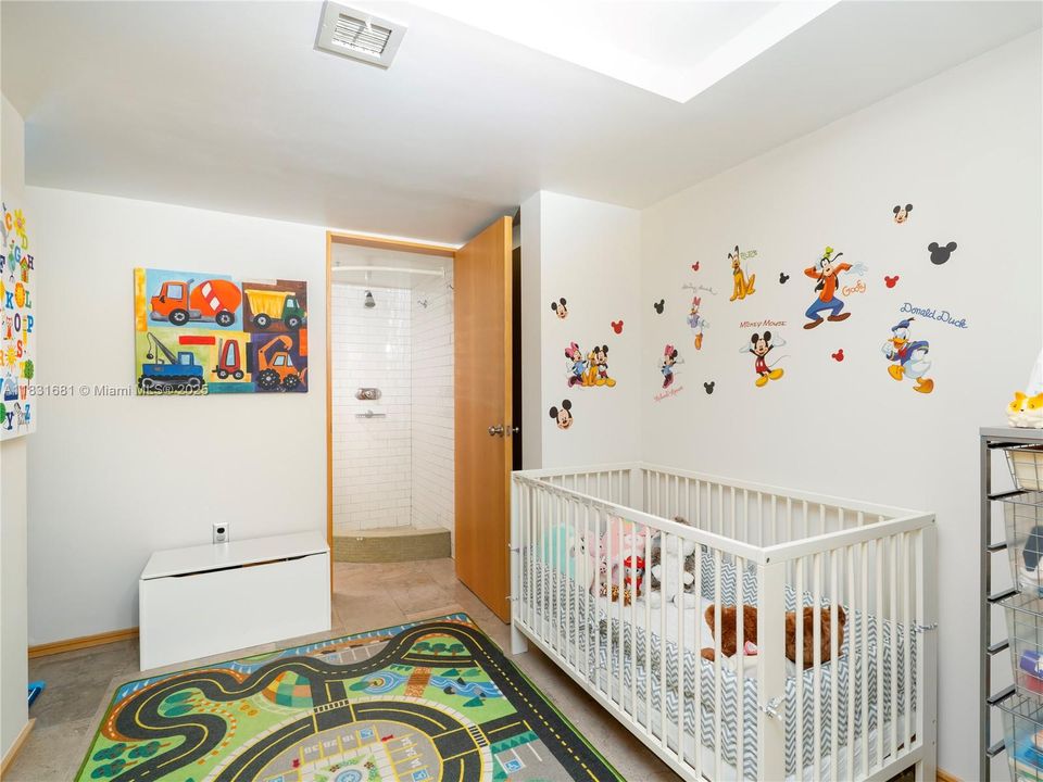 Recently Sold: $1,200,000 (4 beds, 3 baths, 1820 Square Feet)