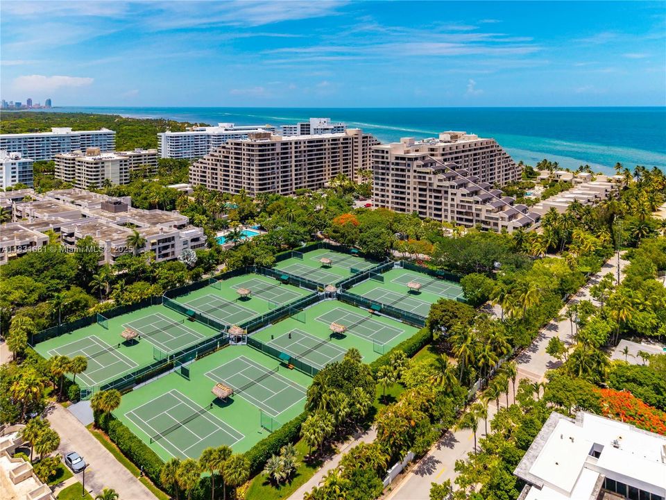 12 Tennis Courts