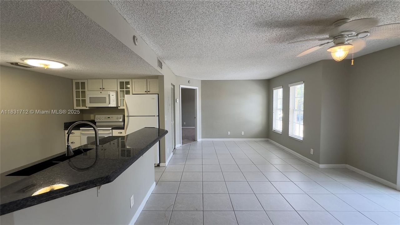 Vendido Recientemente: $179,999 (1 camas, 1 baños, 746 Pies cuadrados)