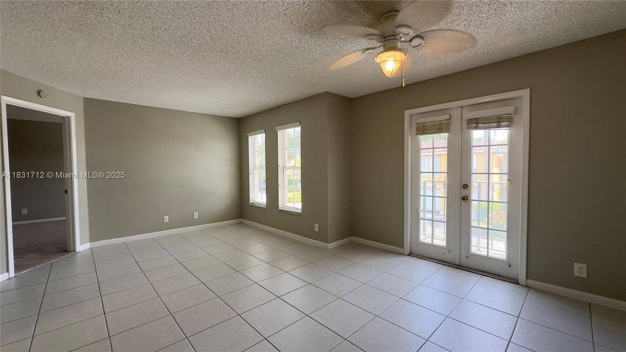 Vendido Recientemente: $179,999 (1 camas, 1 baños, 746 Pies cuadrados)