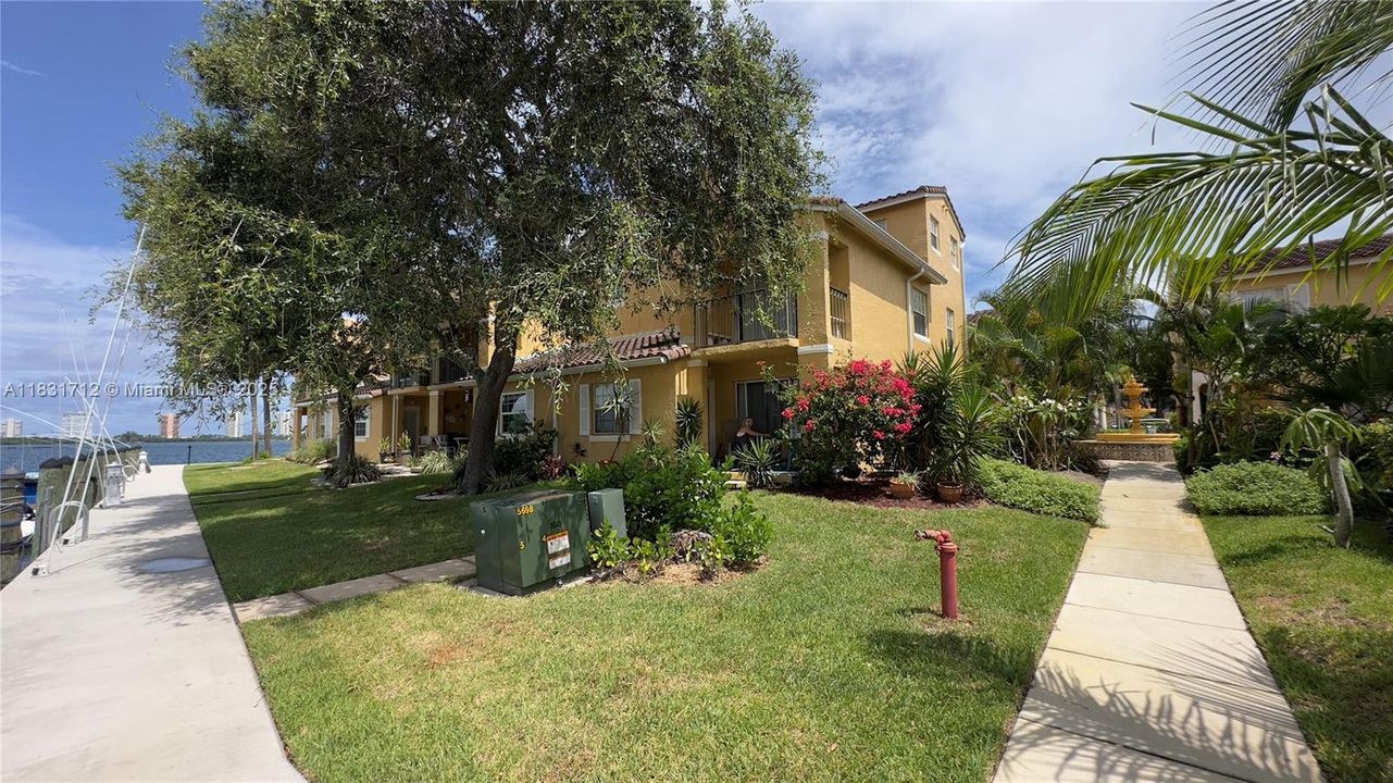 Vendido Recientemente: $179,999 (1 camas, 1 baños, 746 Pies cuadrados)