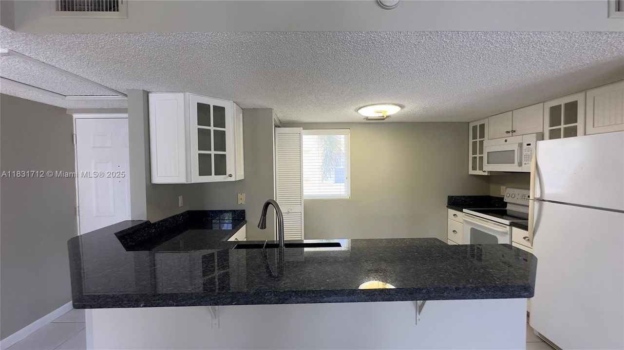 Vendido Recientemente: $179,999 (1 camas, 1 baños, 746 Pies cuadrados)