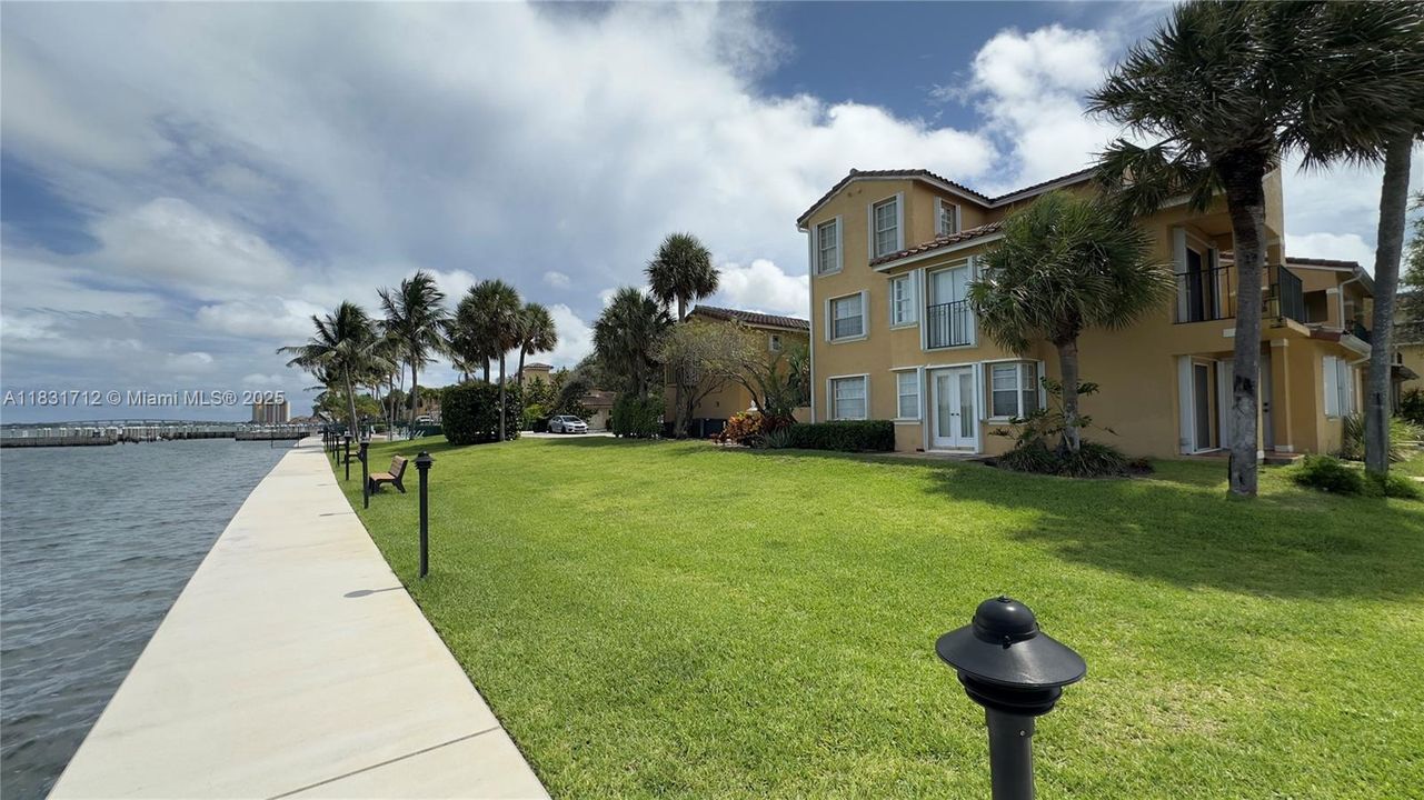 Vendido Recientemente: $179,999 (1 camas, 1 baños, 746 Pies cuadrados)