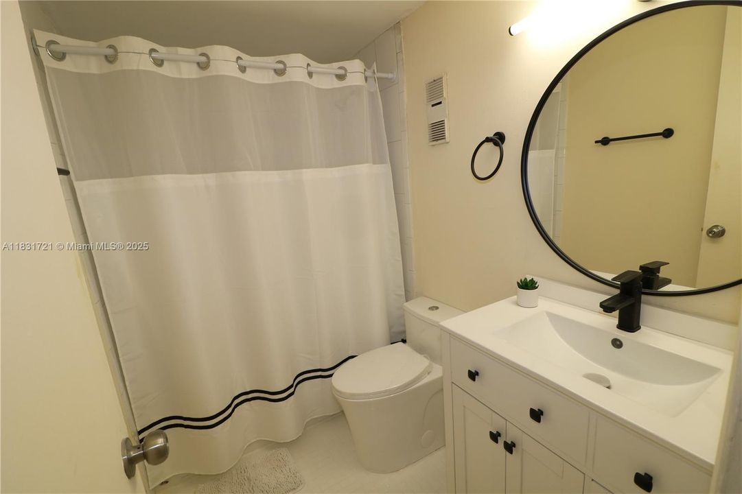 Recently Sold: $320,000 (3 beds, 2 baths, 1266 Square Feet)