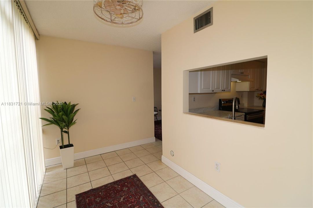 Recently Sold: $320,000 (3 beds, 2 baths, 1266 Square Feet)