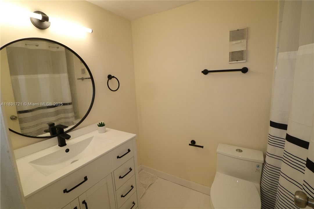 Recently Sold: $320,000 (3 beds, 2 baths, 1266 Square Feet)