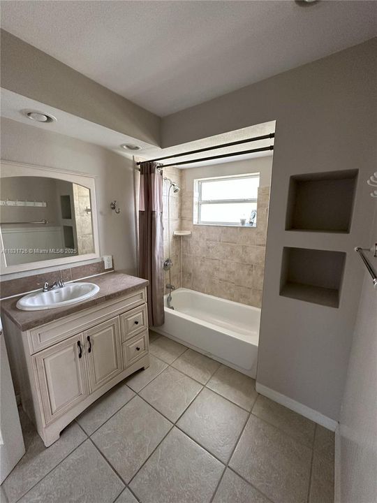 En Venta: $199,900 (2 camas, 2 baños, 1030 Pies cuadrados)