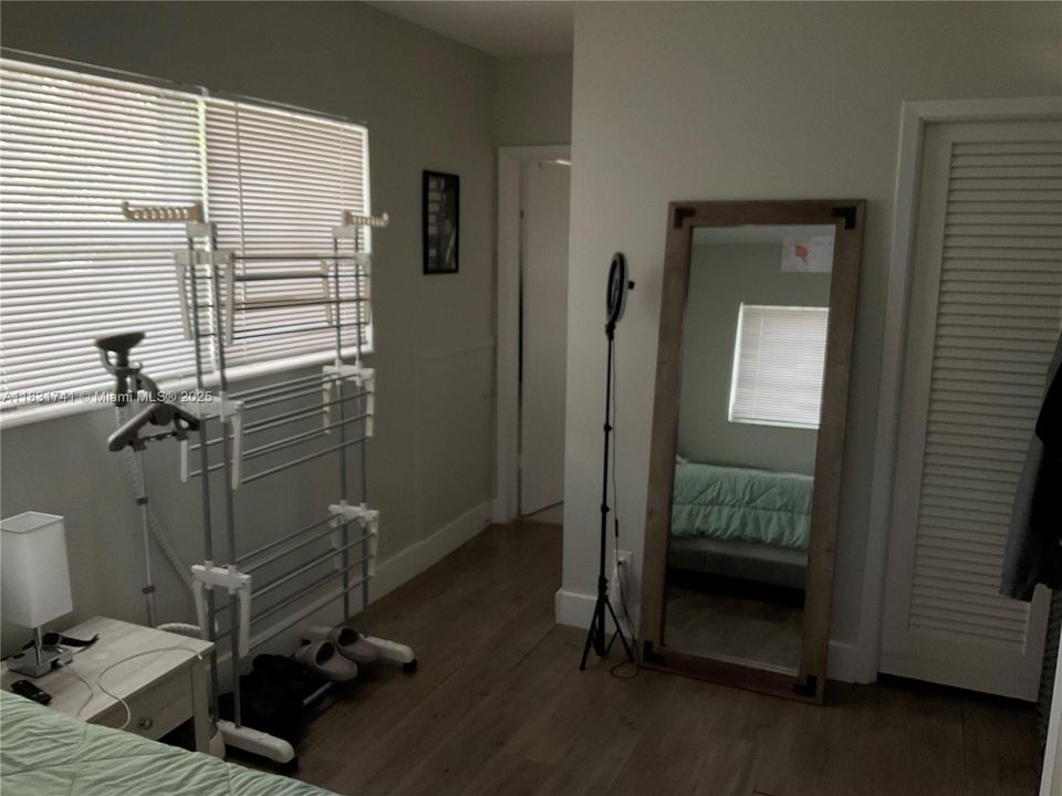 合同活跃: $1,899 (1 贝兹, 1 浴室, 700 平方英尺)