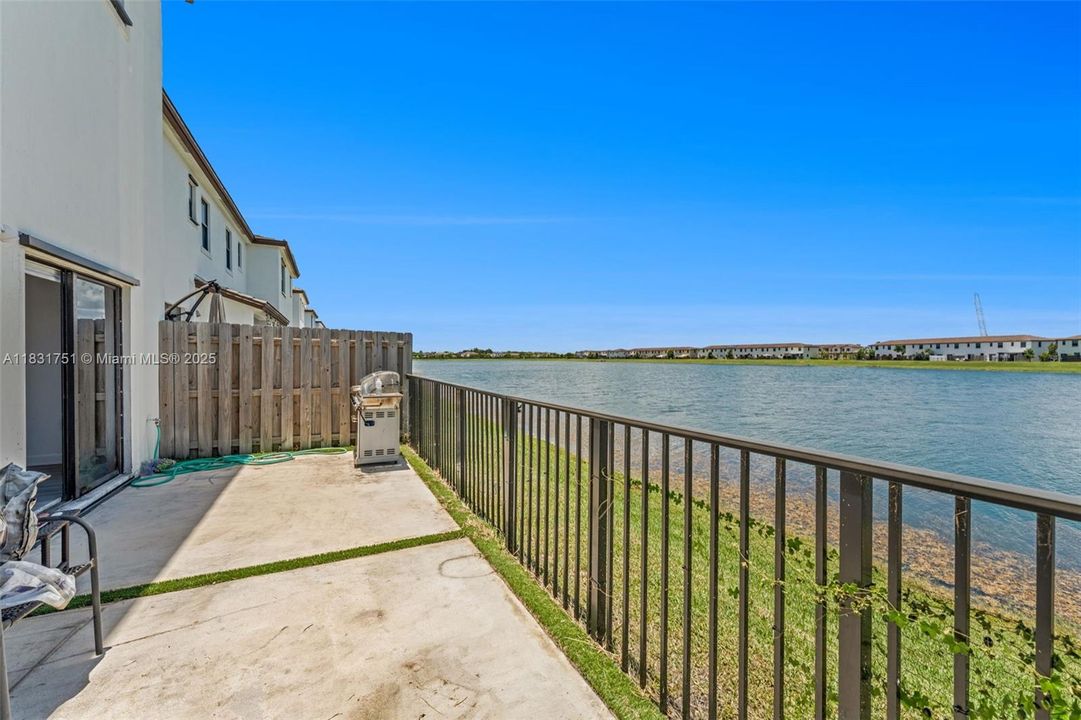 Недавно продано: $459,900 (3 спален, 2 ванн, 1832 Квадратных фут)