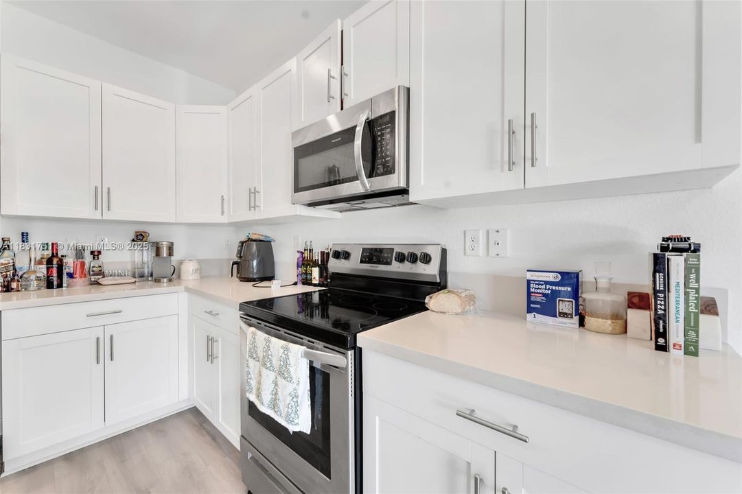 Недавно продано: $459,900 (3 спален, 2 ванн, 1832 Квадратных фут)