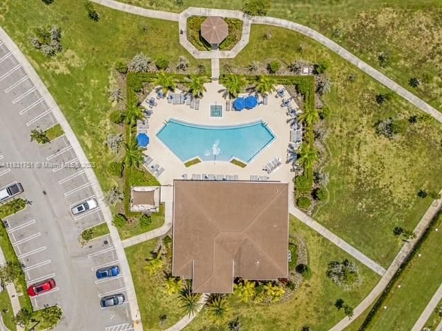 Недавно продано: $459,900 (3 спален, 2 ванн, 1832 Квадратных фут)