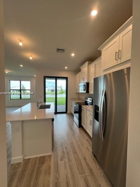 For Sale: $370,000 (3 beds, 2 baths, 1674 Square Feet)