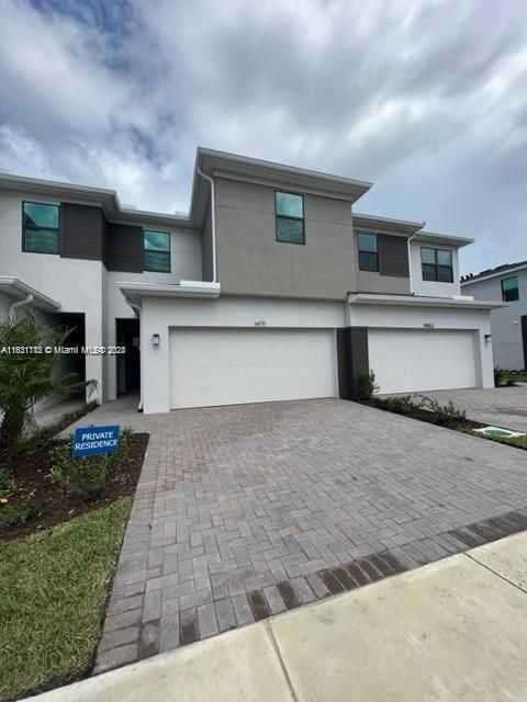 For Sale: $370,000 (3 beds, 2 baths, 1674 Square Feet)