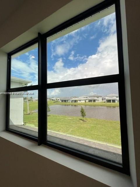 For Sale: $370,000 (3 beds, 2 baths, 1674 Square Feet)