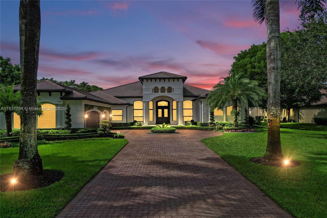 En Venta: $2,950,000 (5 camas, 5 baños, 4426 Pies cuadrados)