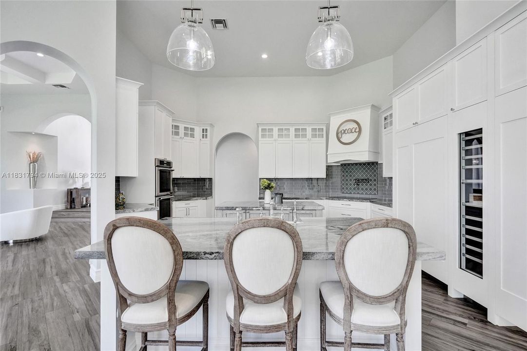 En Venta: $2,950,000 (5 camas, 5 baños, 4426 Pies cuadrados)