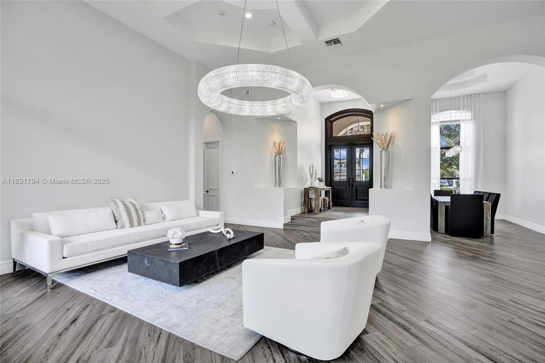 En Venta: $2,950,000 (5 camas, 5 baños, 4426 Pies cuadrados)