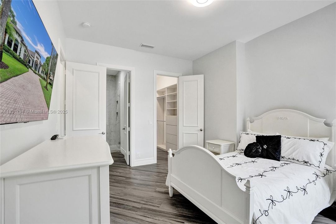 En Venta: $2,950,000 (5 camas, 5 baños, 4426 Pies cuadrados)