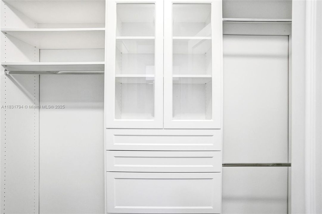 En Venta: $2,950,000 (5 camas, 5 baños, 4426 Pies cuadrados)