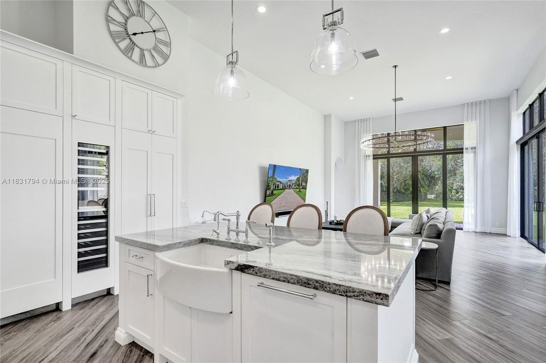 En Venta: $2,950,000 (5 camas, 5 baños, 4426 Pies cuadrados)