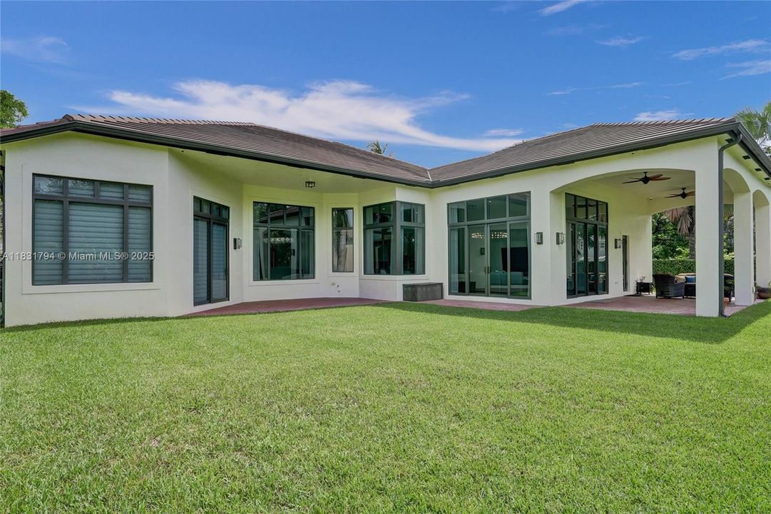 En Venta: $2,950,000 (5 camas, 5 baños, 4426 Pies cuadrados)